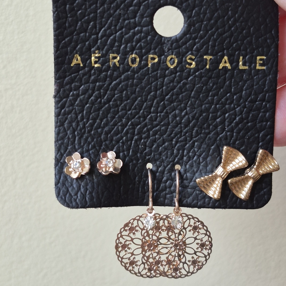 Aeropostale Gold Earrings Set